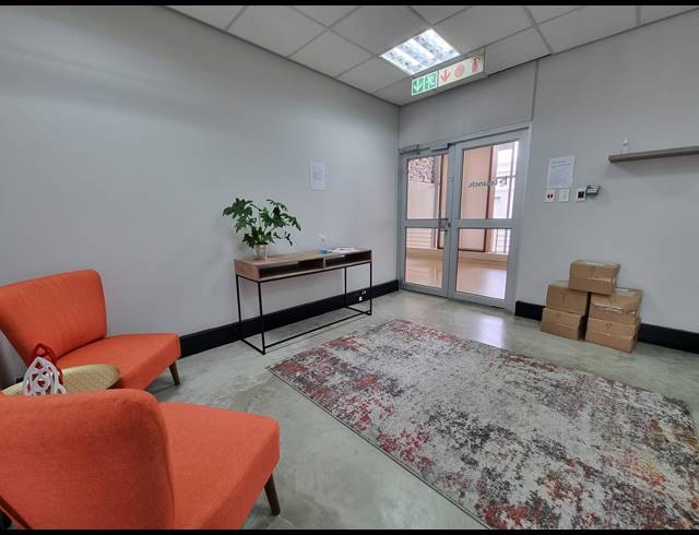 585M² OFFICE FOR SALE IN LONEHILL